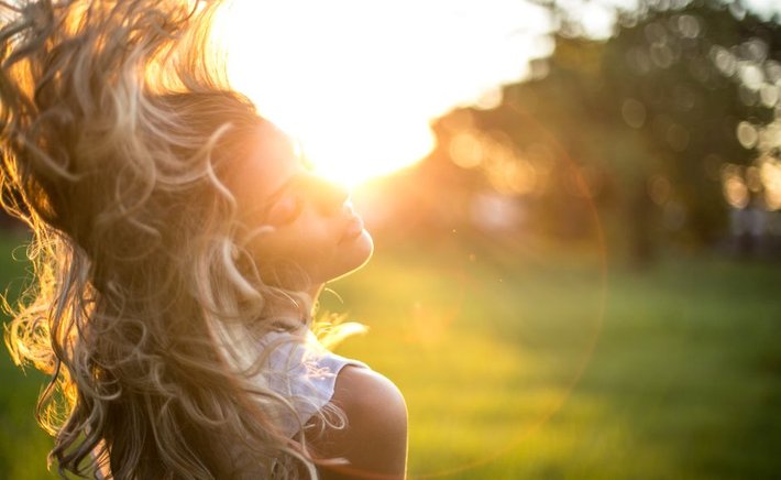 The Warm Light Portrait: Working With Wind, Hair, and Movement